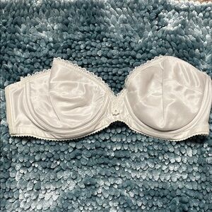 Dominique size 38C Strapless Satin White Bra with Lace Detail